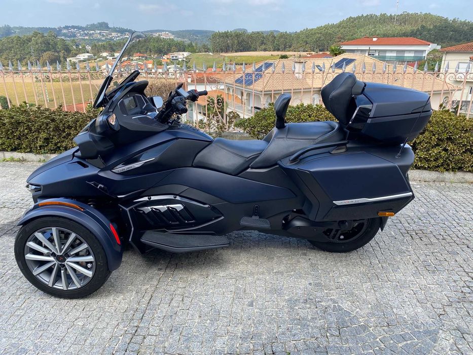 Bombardier Can-Am Spyder RT Sea to Sky CONDUZIDO COM CARTA DE CARRO