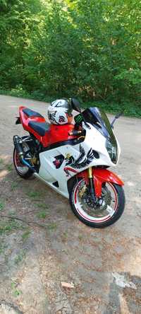 Suzuki gsxr 1000 k3 k4