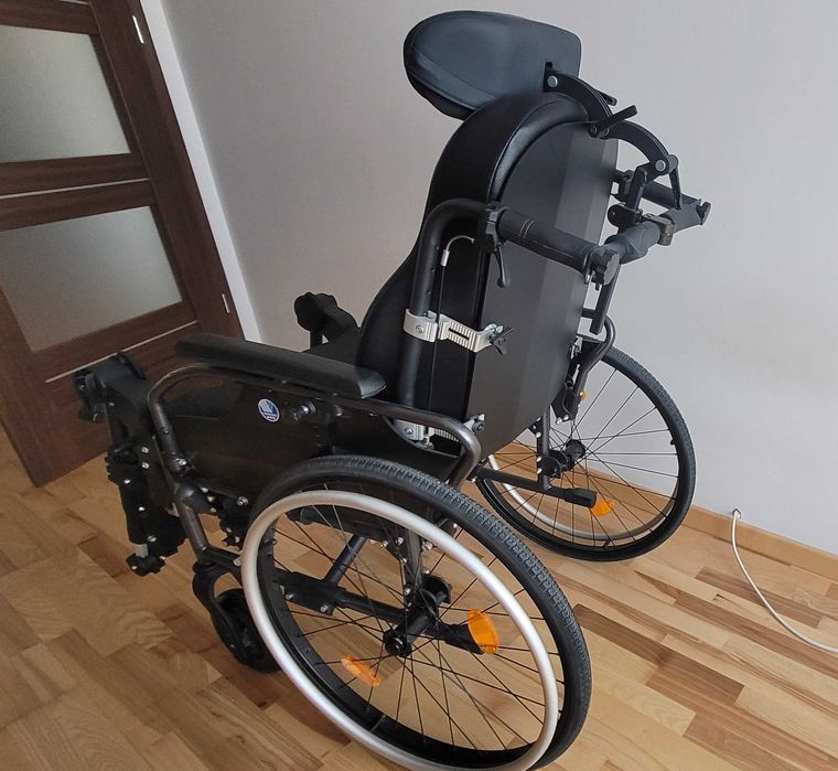 Wózek specjalny o podwyższonym komforcie VERMEIREN D200 30 Komfort