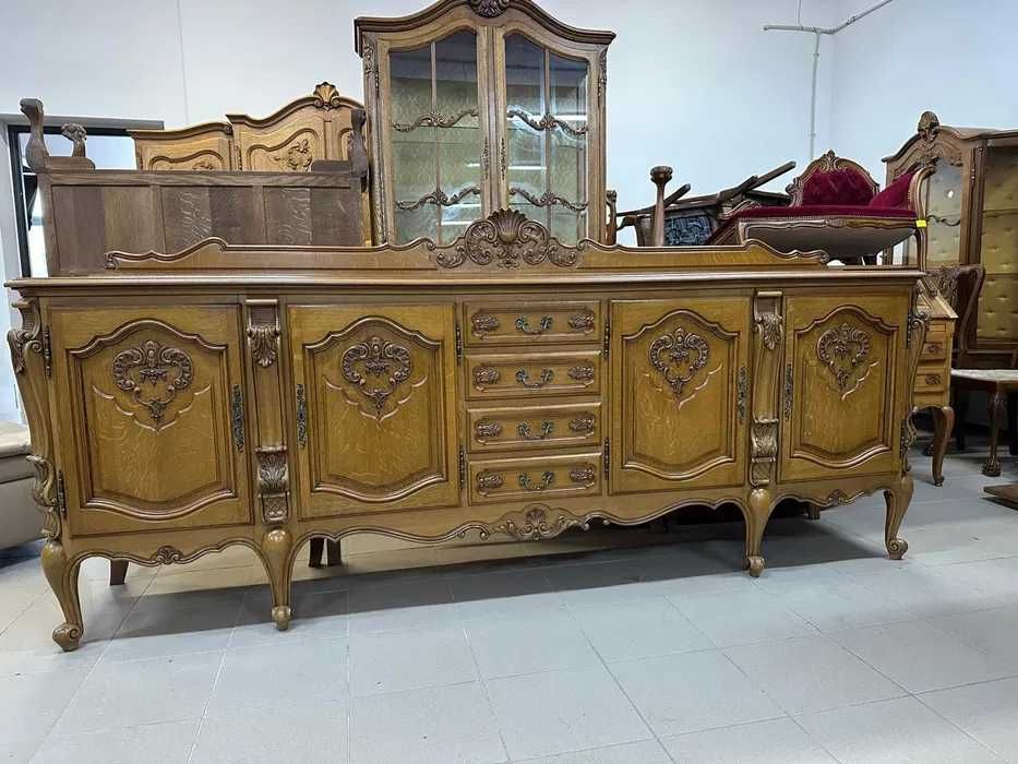 Zestaw mebli do jadalni – witryna + komoda.