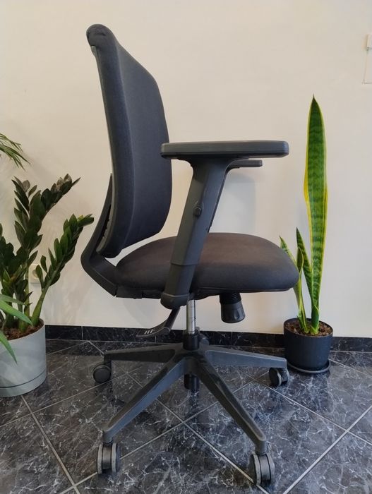 Fotel biurowy obrotowy