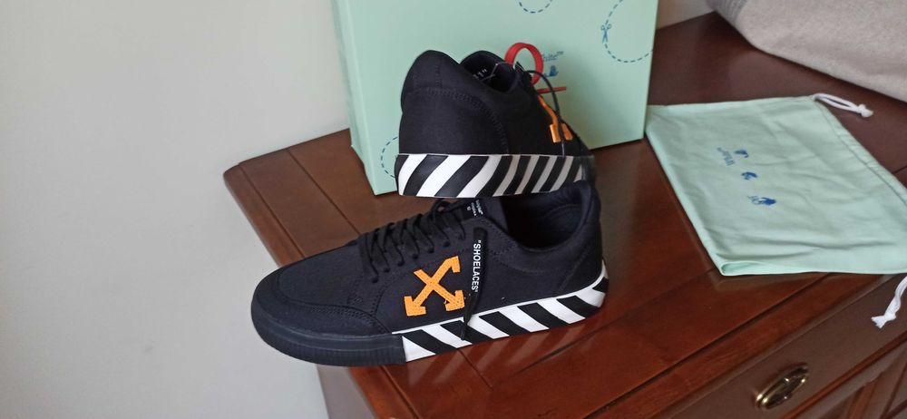 (r. 41) Nowe buty OFF-WHITE Vulcanized Low Black Orange Canvas czarne
