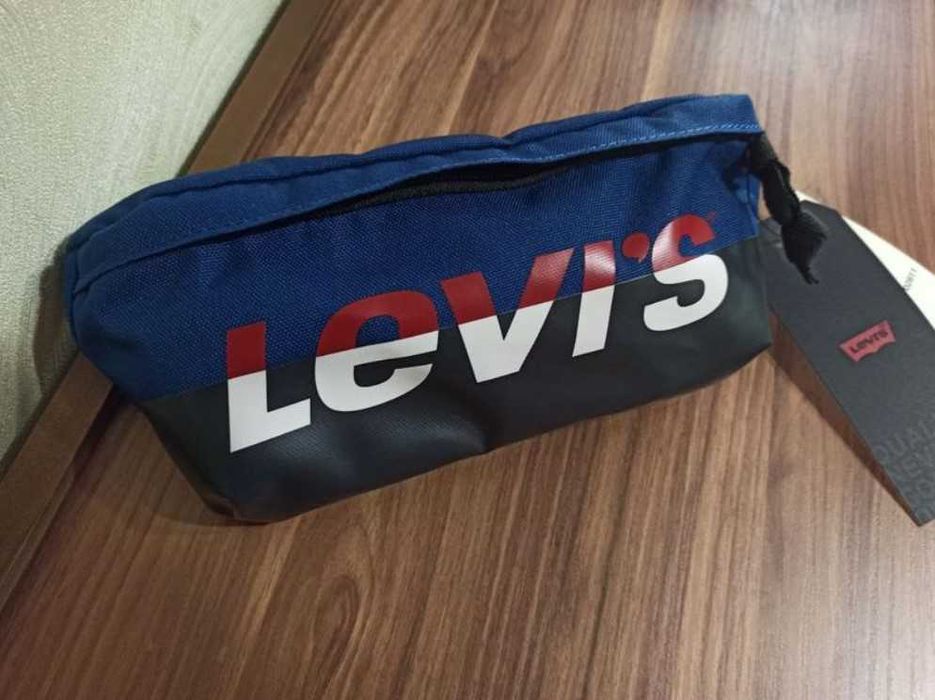 Поясная сумка бананка Levis. Сумка на пояс Ливайс, Левис