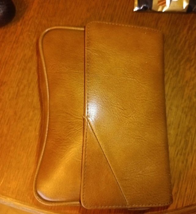 Zestaw fajek do tytoniu w skórzanym pokrowcu oraz akcesoriami