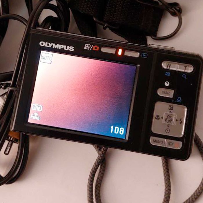 Фотоаппарат Olympus Fe 20 с кабелями, флешкой и аккумулятором