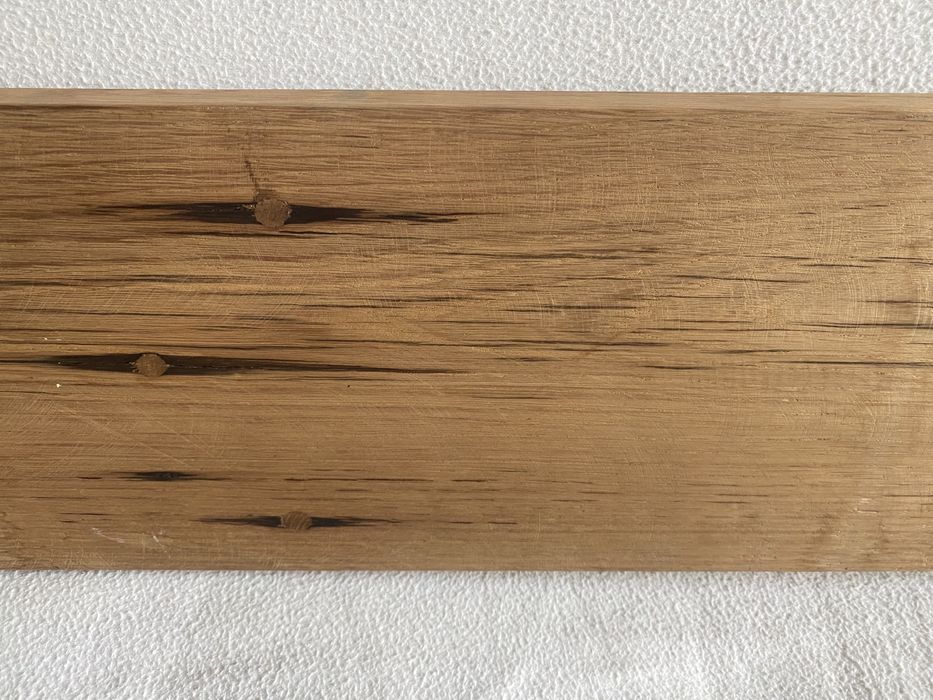 Deska dębowa, długość to 146,5 cm, szerokość 19 cm, grubość 3 cm