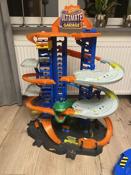 Hot wheels ultimate garaż