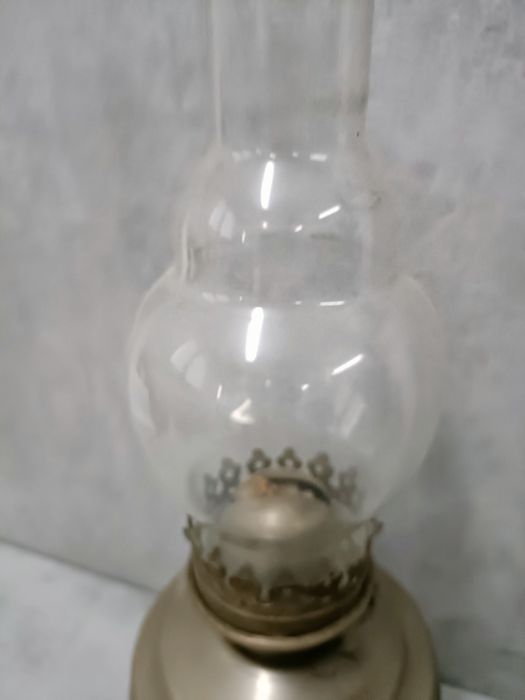 Lampa naftowa ..
