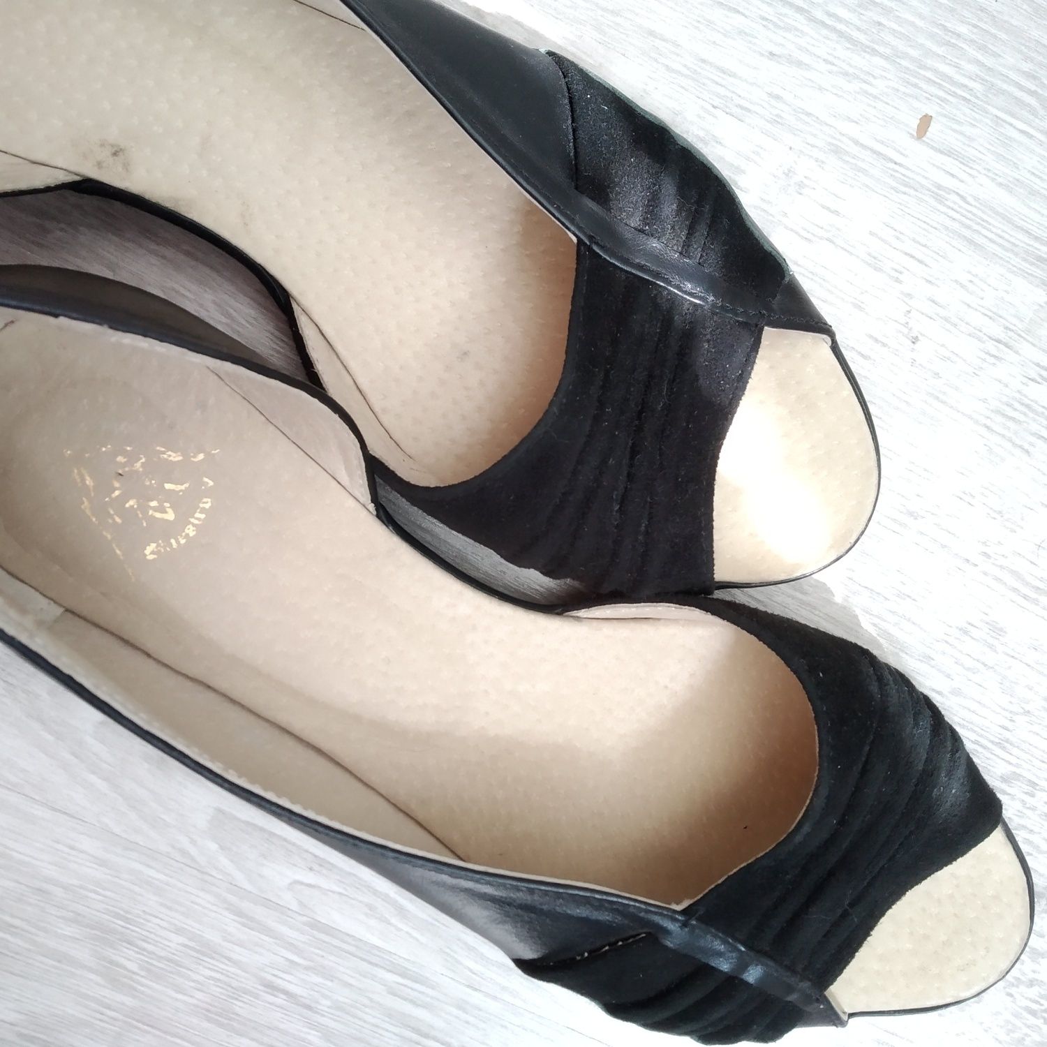 Кожаные туфли балетки босоножки