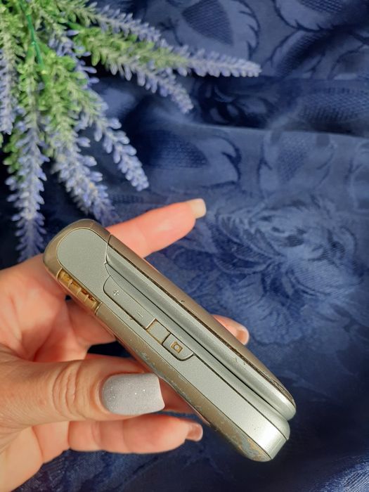 Nokia 6131 white silver мобильный телефон серебро раскладушка кнопки