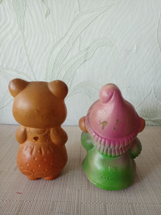 Игрушки времён СССР.