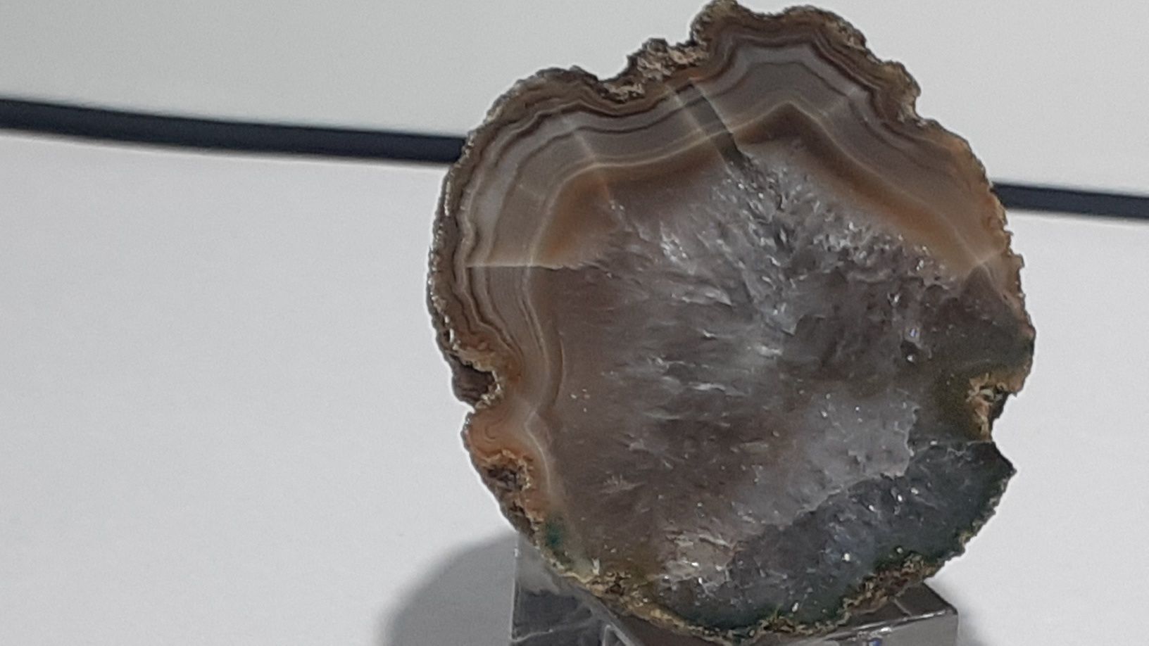 Prasiolit , Agat z prasiolitem z Polski. Mineral
