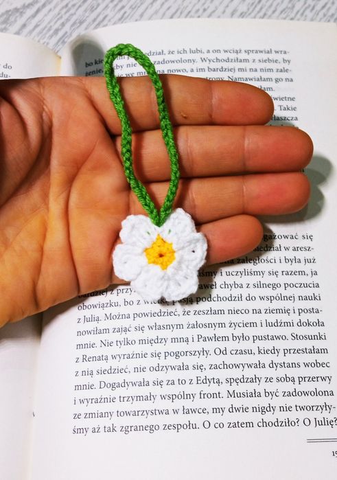 Brelok wykonany na szydełku