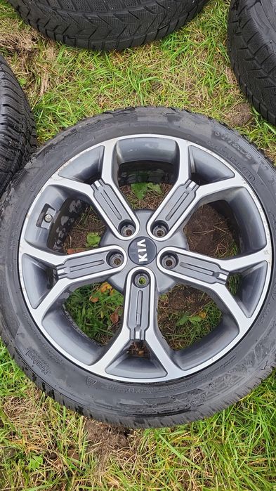Koła,felgi KIA XCEED 5x114,3,opony zimowe Hankook Winter 235/45/18