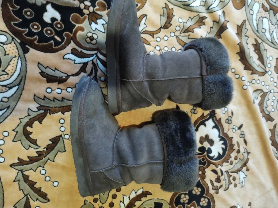 Сапоги угги в доброму стані устілка 22 см