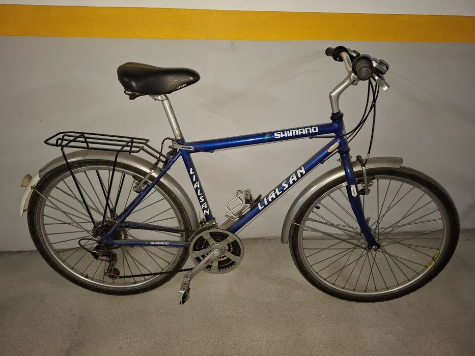 Bicicletas usadas a andar