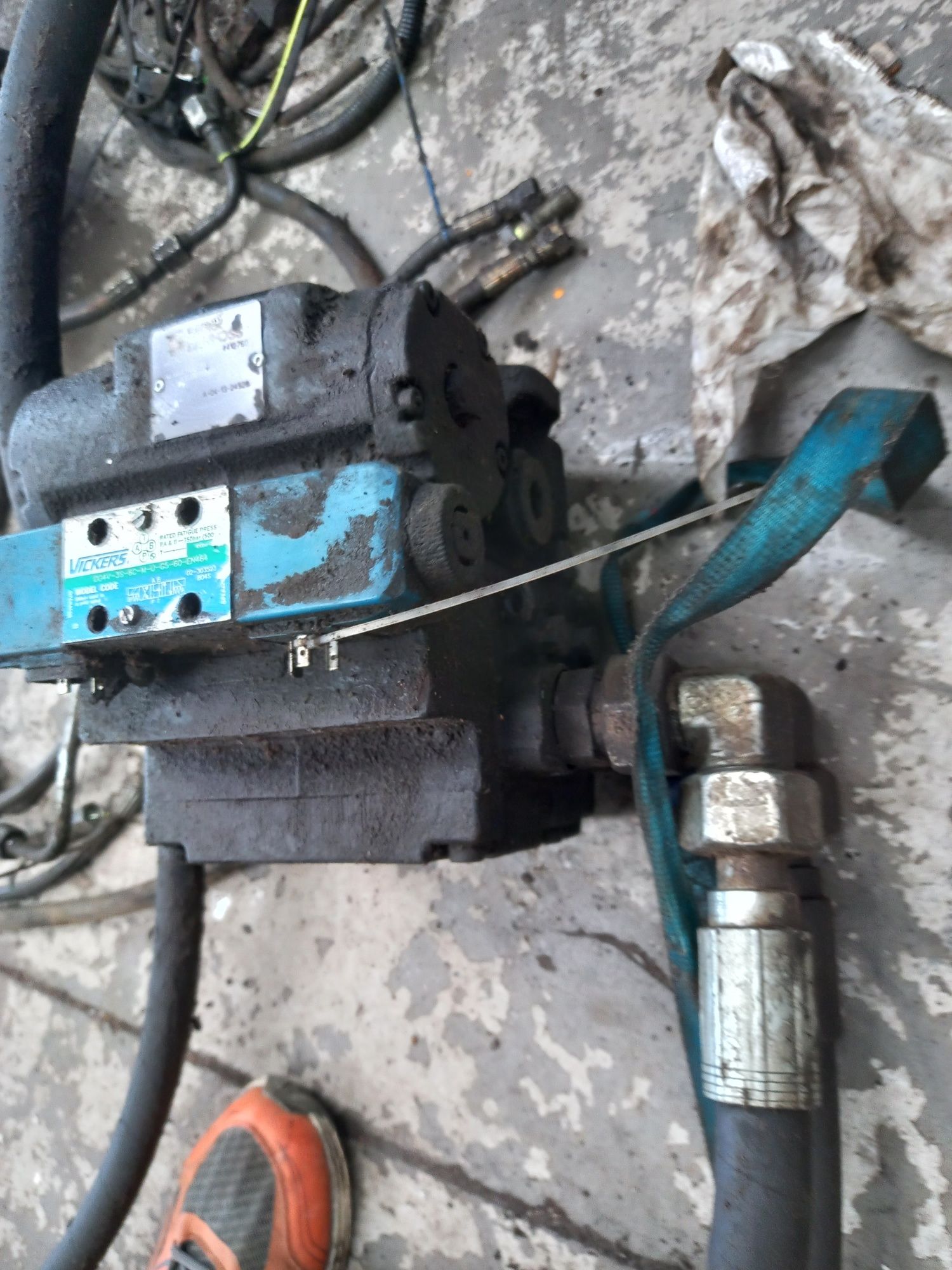Pompa Sauer danfoss do traktora renault ergos od napedu kosiarki
