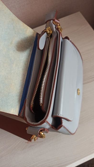 Женская  сумочка  кожа.