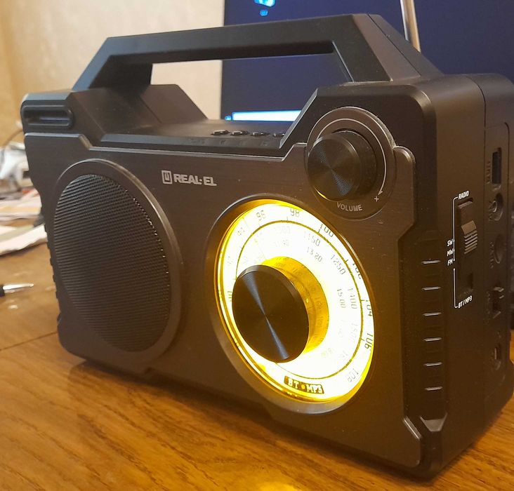 колонка BT, радиоприемник Real-El X-703 новый