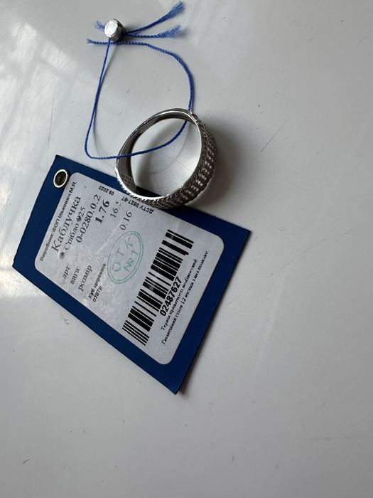 Стильне якісне срібне з камінцями колечко, перстень, дешево