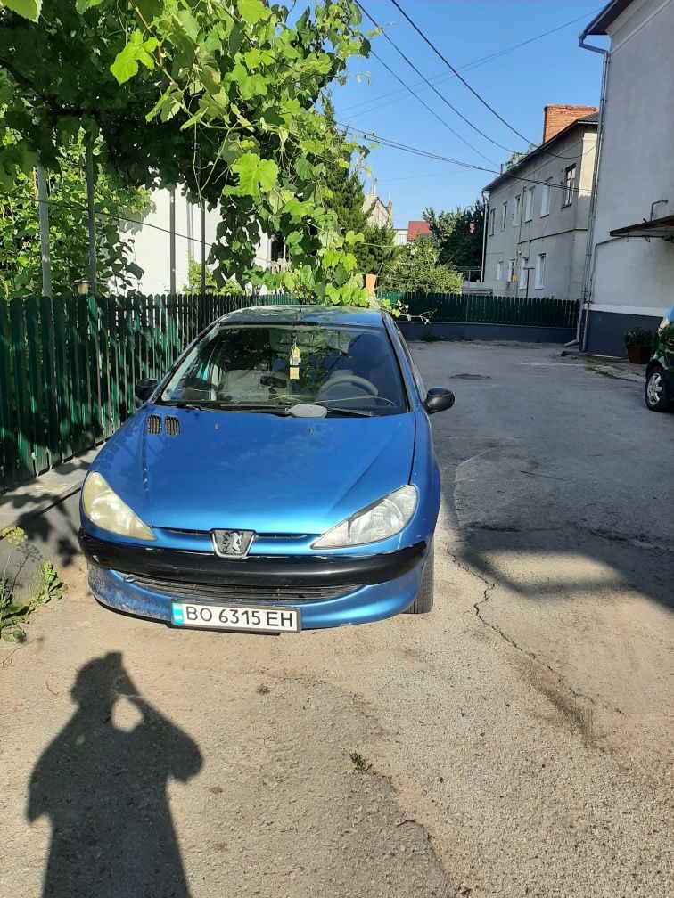 Продам. Пежо 206
