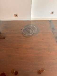 Mesa de jantar 120cmX260cm. Pé em ferro, tampo porta antiga e vidro.