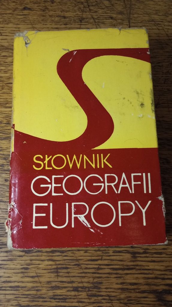 Słownik geografii Europy.