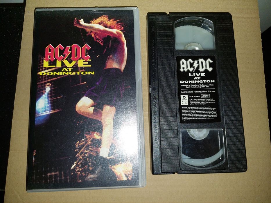 Vhs concertos metallica ac dc pink floyd