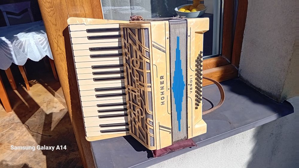 Akordeon hohner Verdi I 48 basów stan dobry z walizką