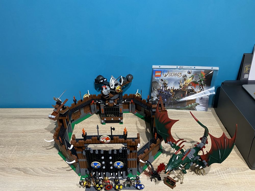 Lego Vikings - 7019 Viking Fortress against the Fafnir Dragon
