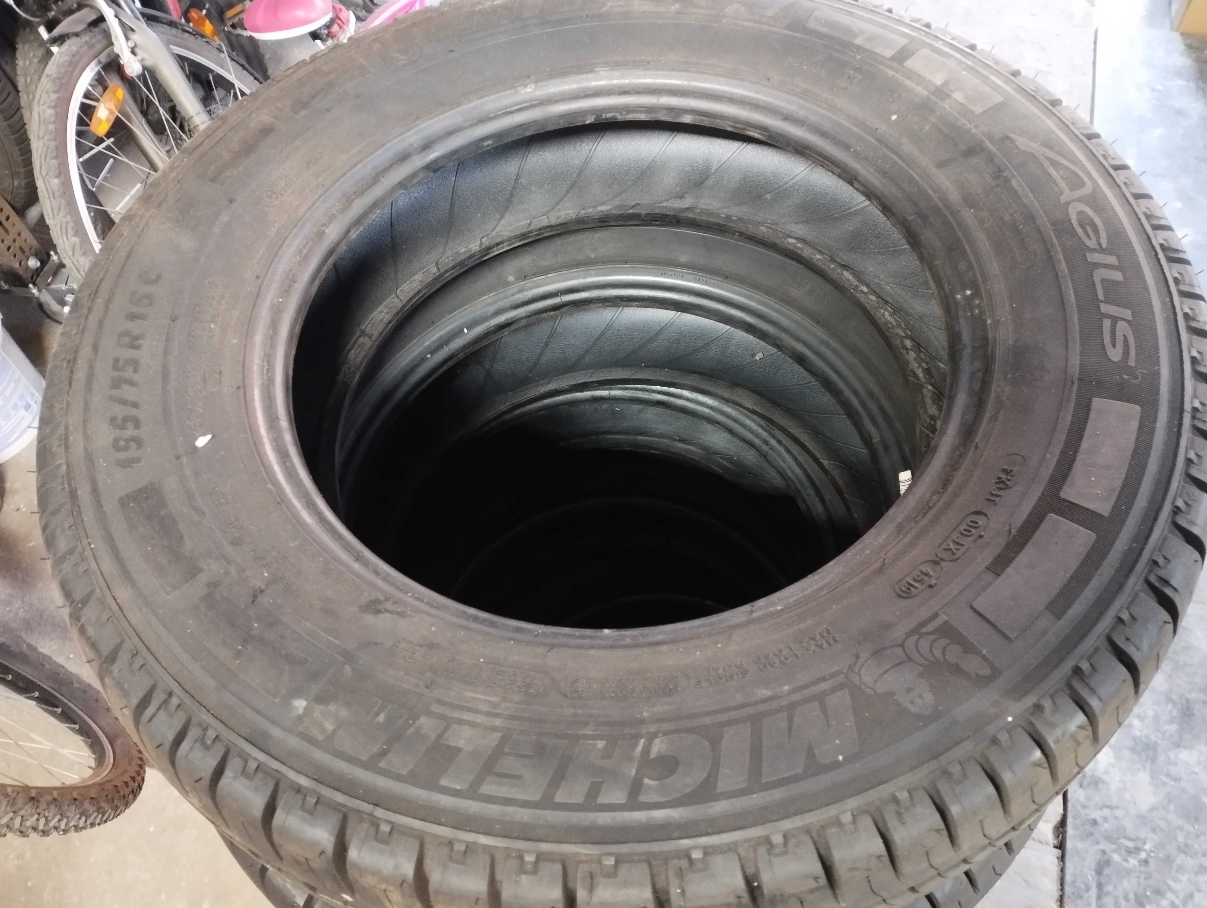 Opony Michelin Agilis 195 75 r16C w stanie perfekcyjnym