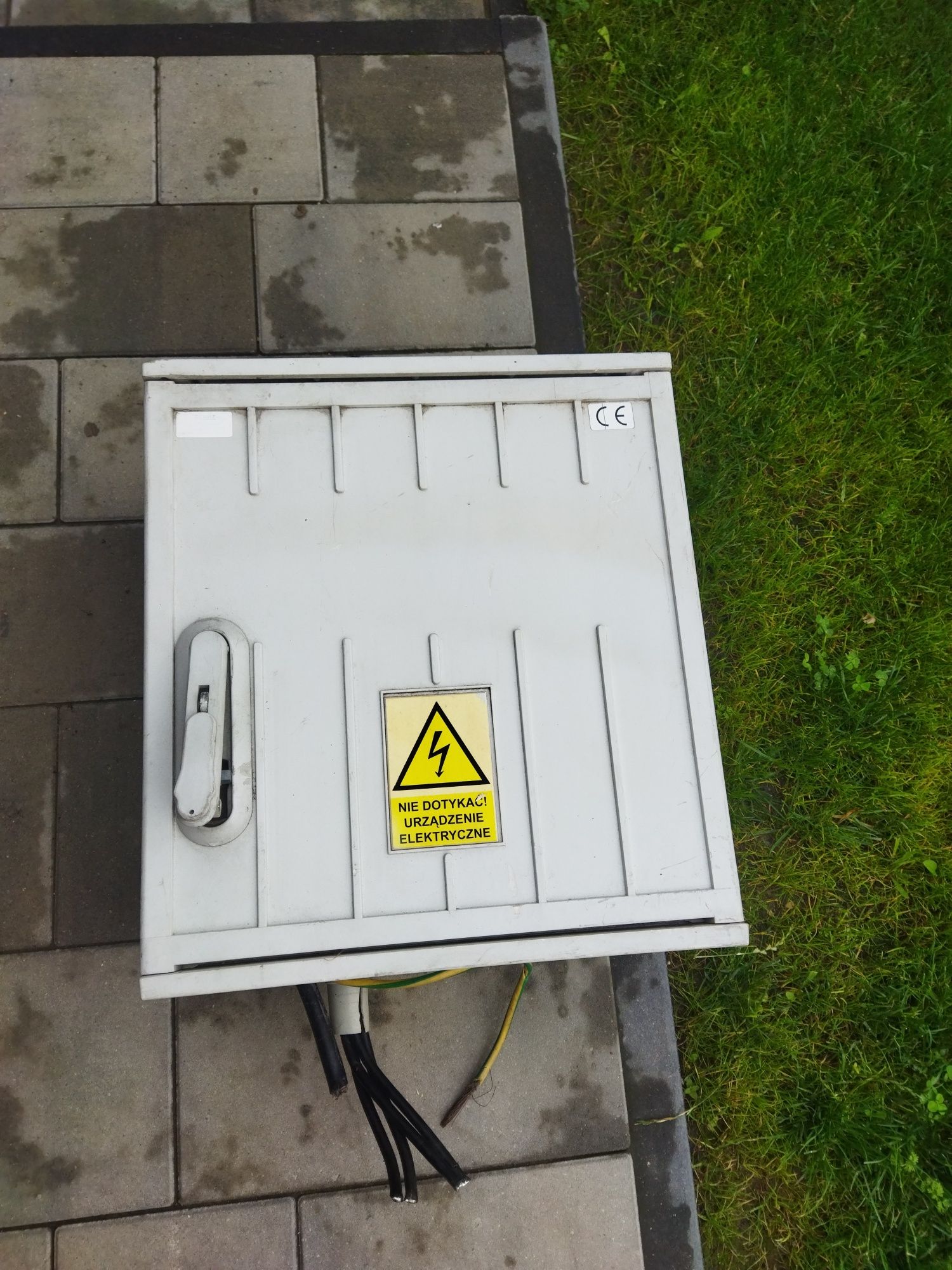 Skrzynka elektryczna zewnętrzna, rodzielnia
