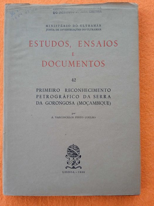 Primeiro Reconhecimento Petrográfico da Serra da Gorongosa