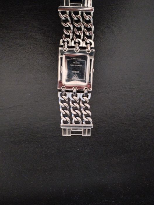 Relógio Guess com cristais