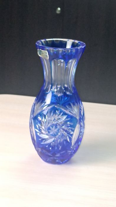Wazon kryształowy niebieski wysokość 18 cm Huta Violetta. PRL.