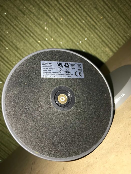 Бездротова світлодіодна настільна лампа в сірому кольорі