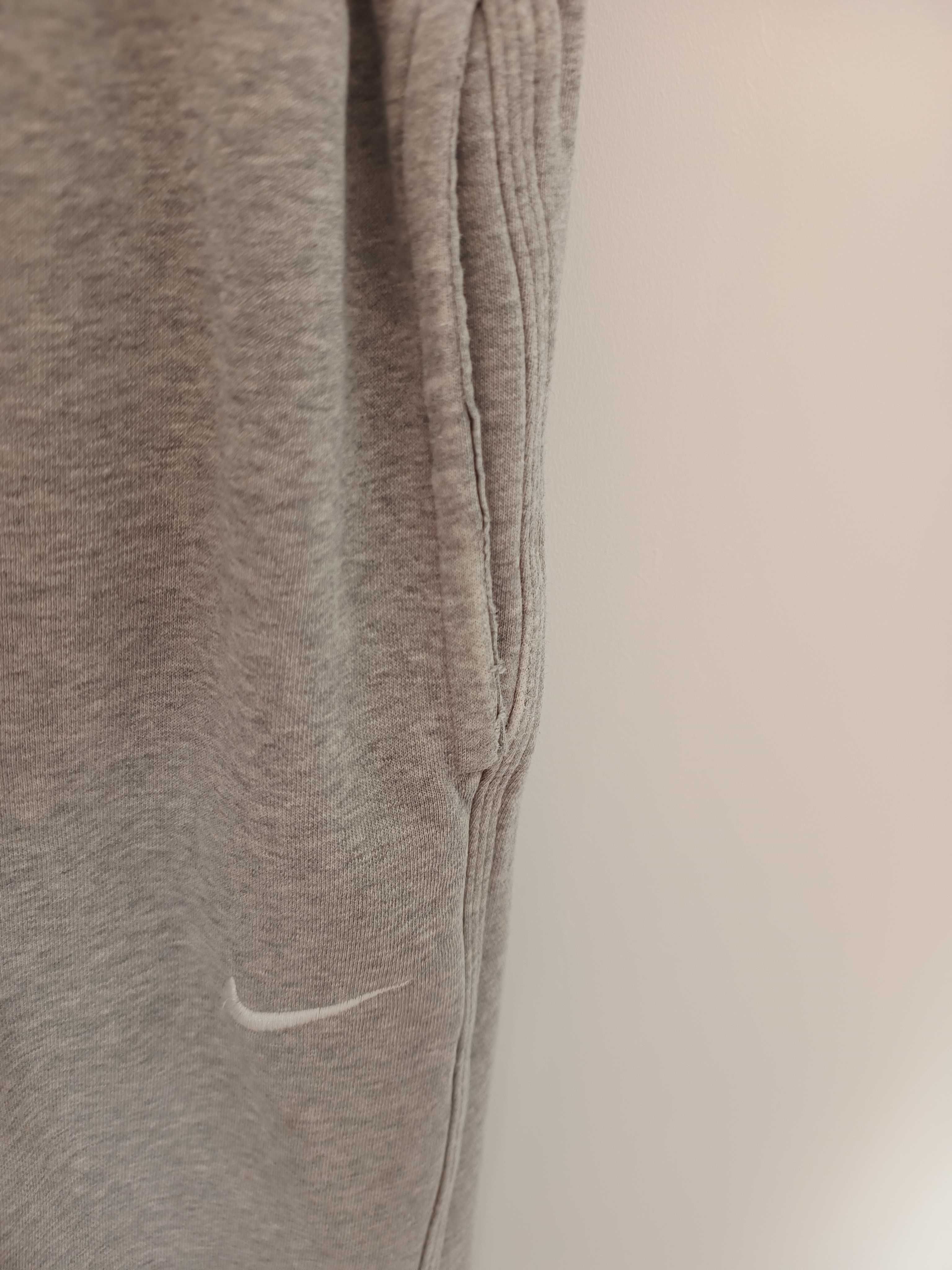 męskie dresy spodnie dresowe sportowe szare NIKE 38M dresy szare