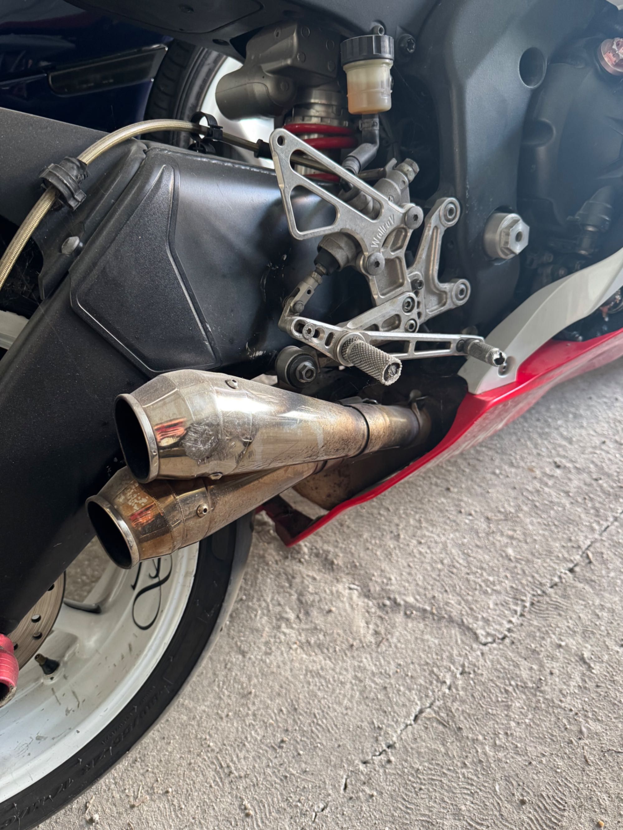 Yamaha YZF R6 Świeże opłaty
