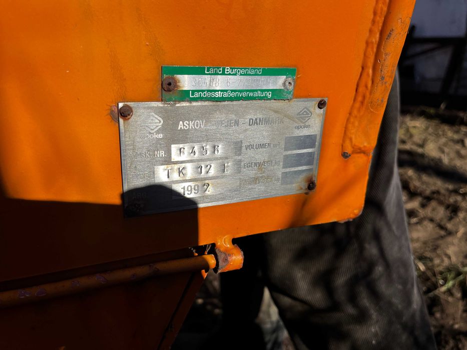 Piaskarki ciągnikowe napęd z koła