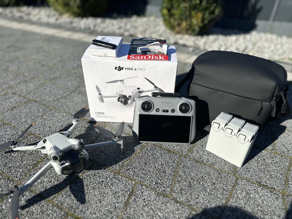 DJI mini 4 pro Fly more combo praktycznie nowy! + karta pamięci