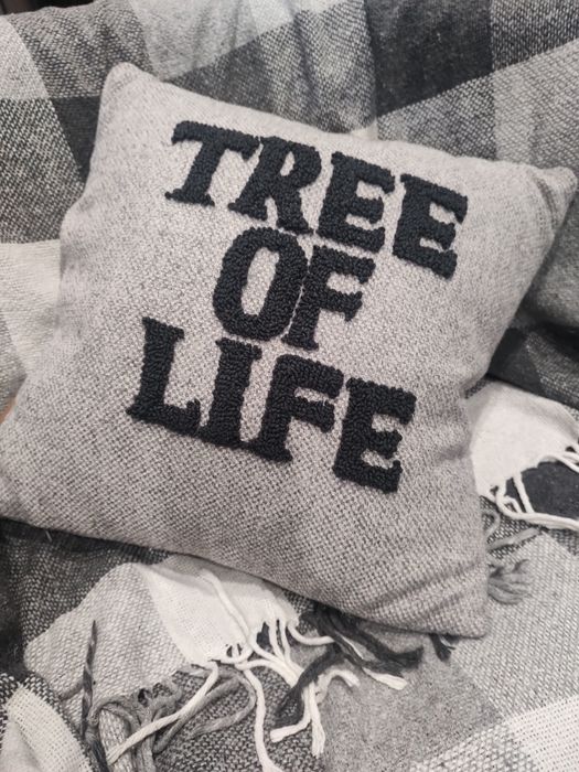 Декоративна  наволочка 40х40"Дерево життя" декорована ковровою вишивко
