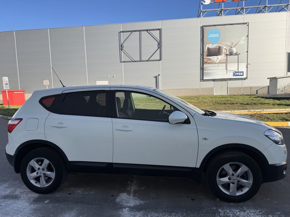 Nissan Qashqai 2013 (1.6CVT)