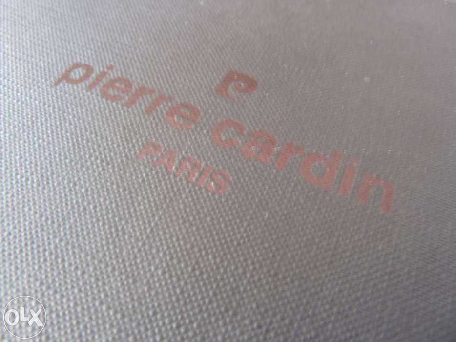 Conjunto Pierre Cardin, caneta e calendário/relógio/alarme/calculadora