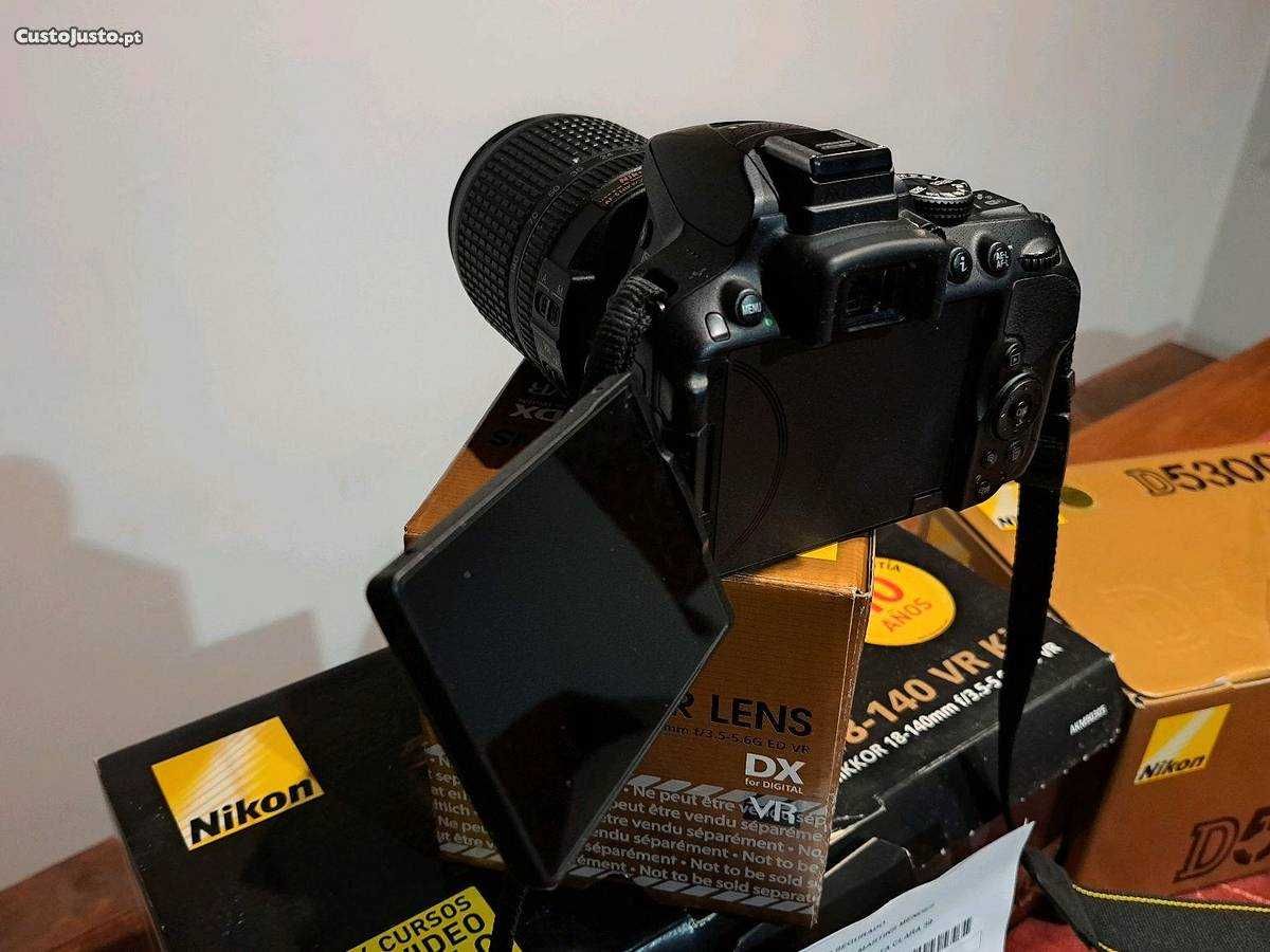 Nikon D5300 + AF-S DX NIKKOR 18-140 VR Kit