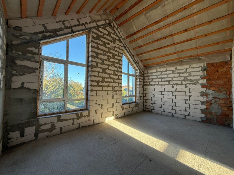 Кутовий Таун біля озера сел. Гостомель Scandi house