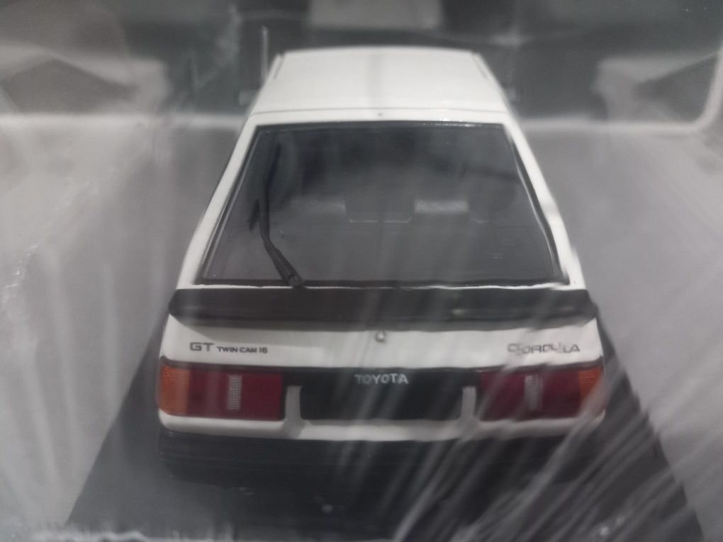 Miniaturas Toyota Corolla AE86 1/24