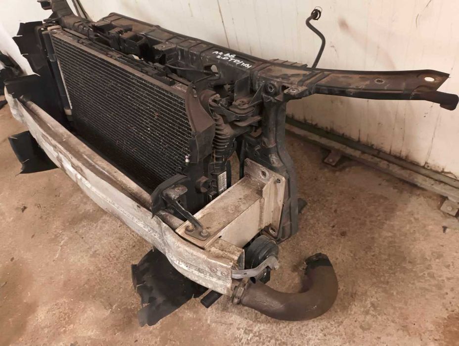 Pas przedni chłodnica wzmocnienie belka AUDI A4 B8 1.8 2.0 TDI TFSI