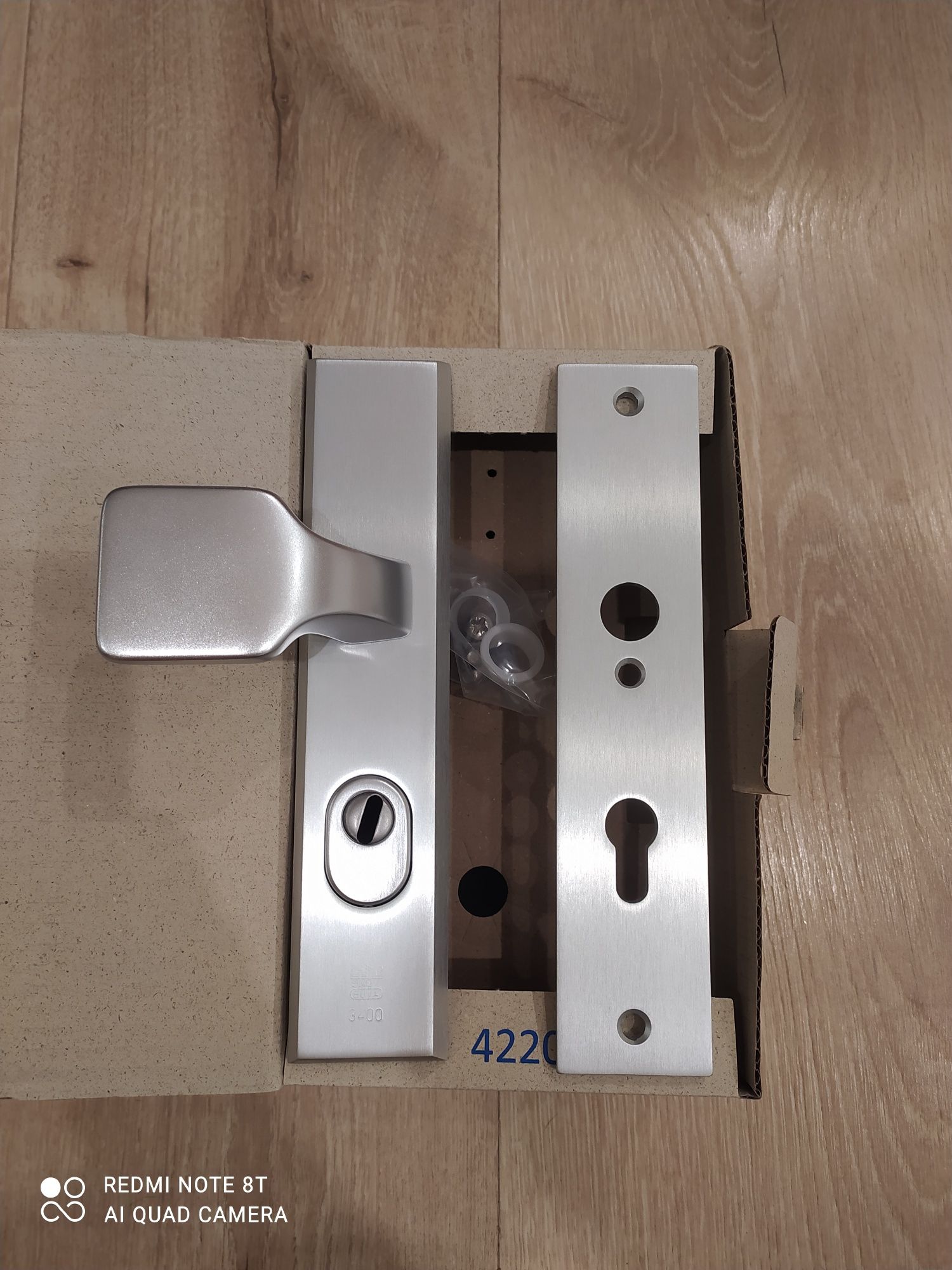 Klamki Drzwiowe Bezpieczne Aluminiowe  72mm Nowe
