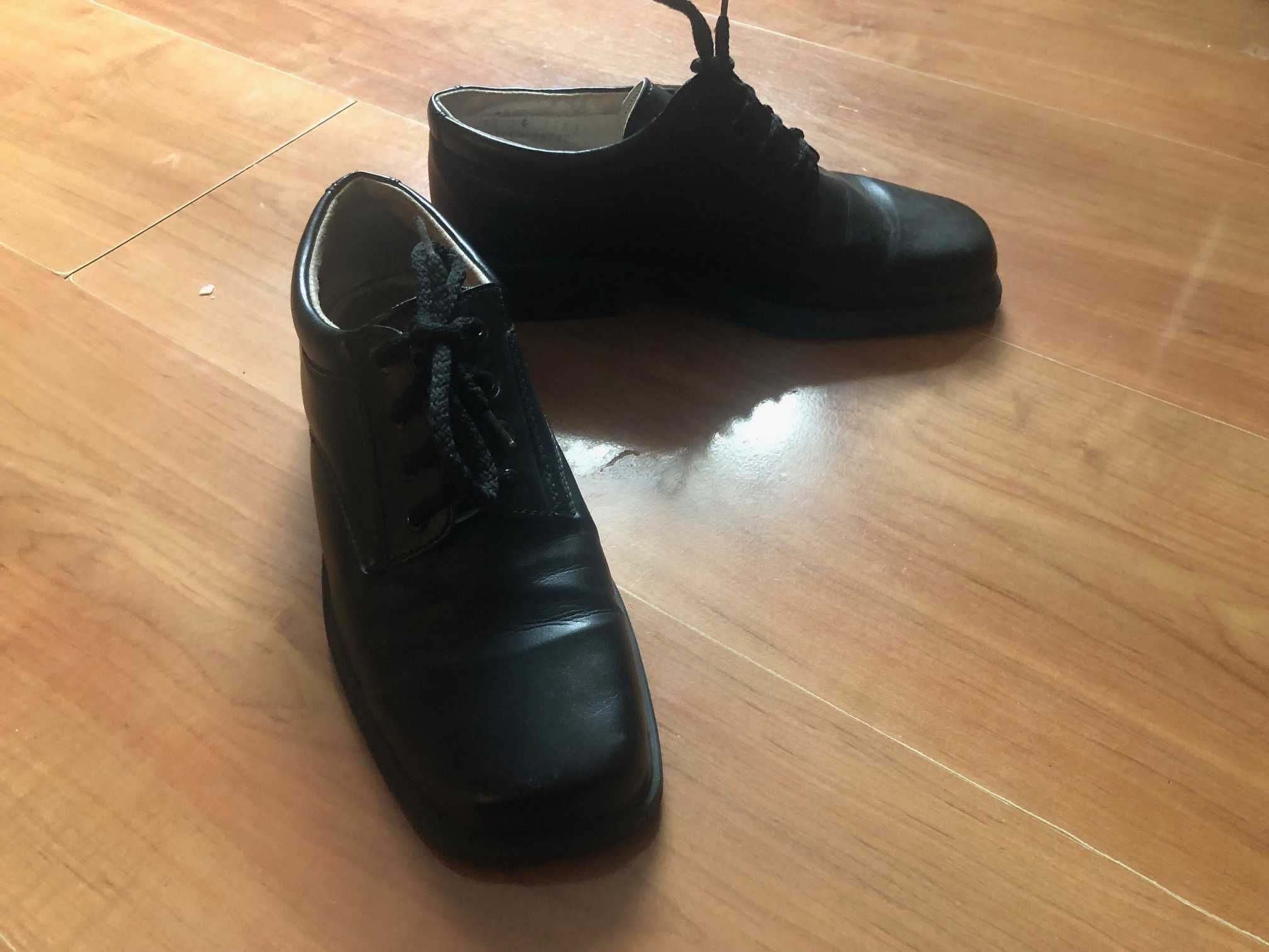 Buty chłopięce r36 czarne 30zł