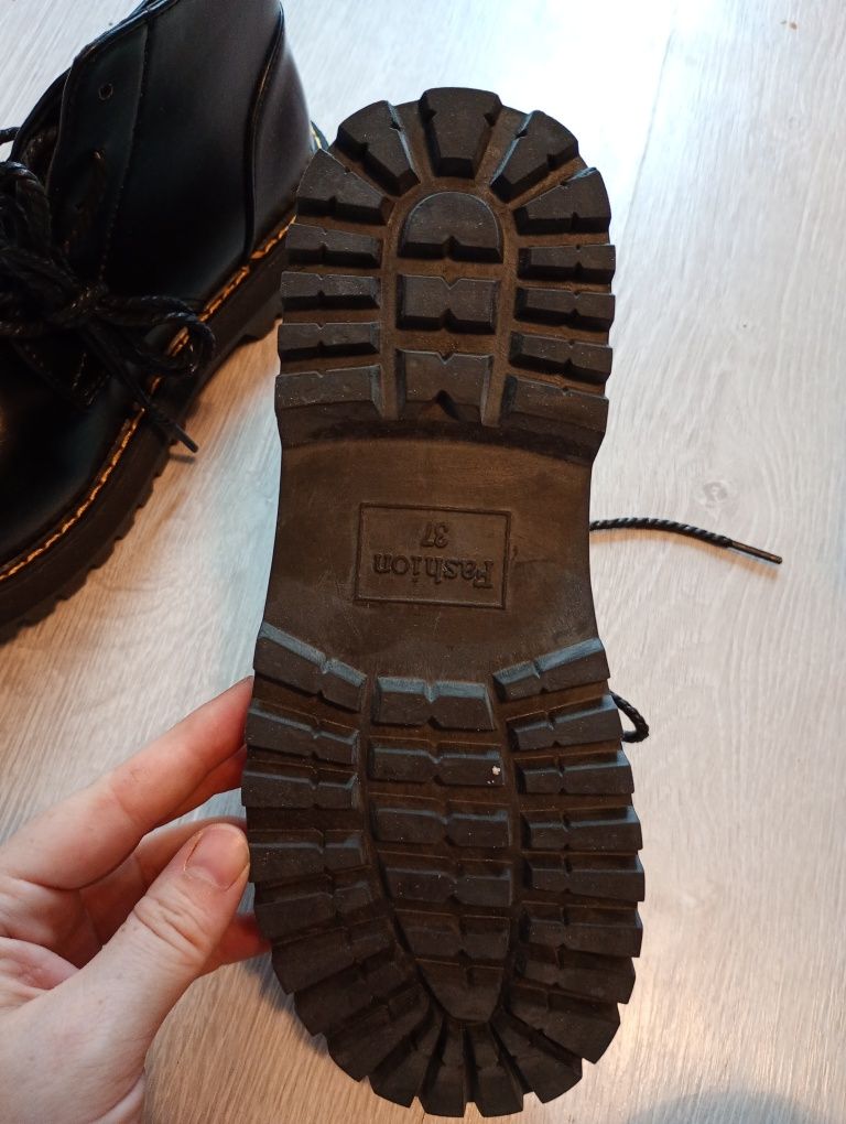 Nowe jesienne botki damskie rozmiar 37